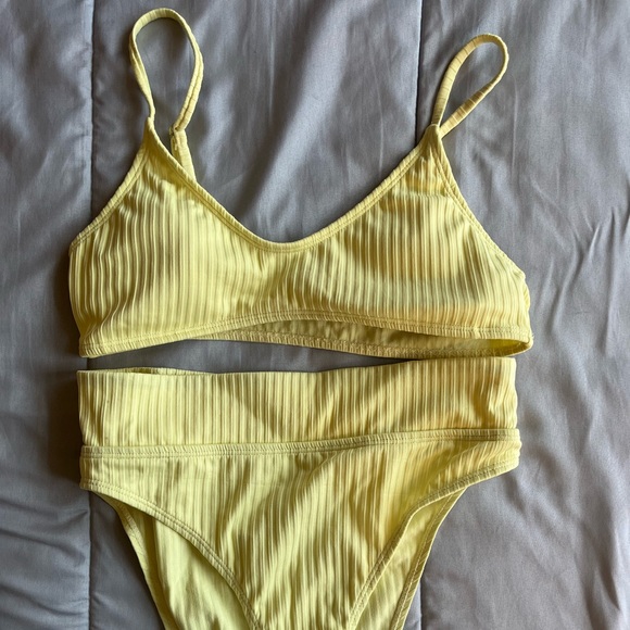 Yellow high waisted bikini - Picture 5 of 5